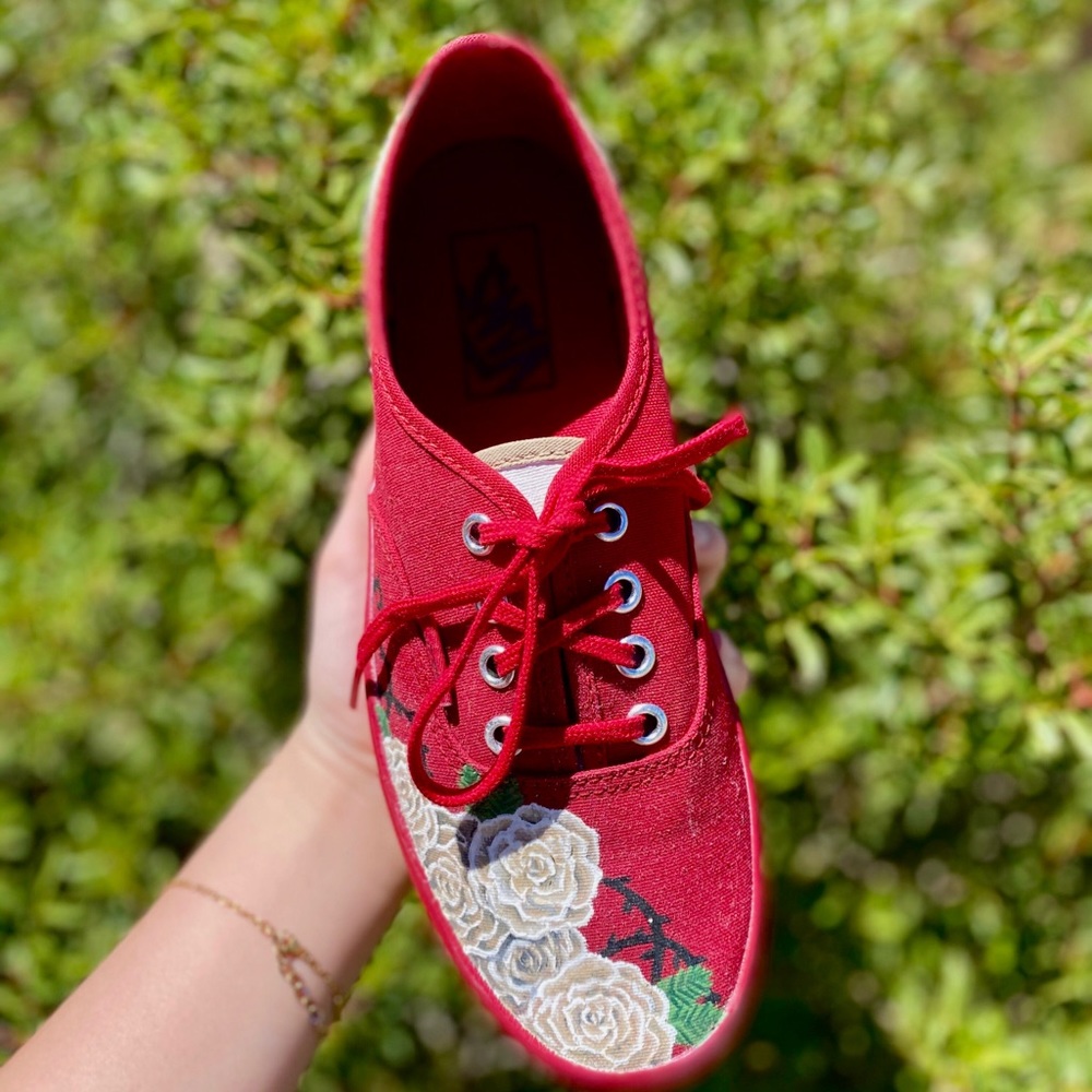 CUSTOM ROSE VANS - Picture 3 of 3